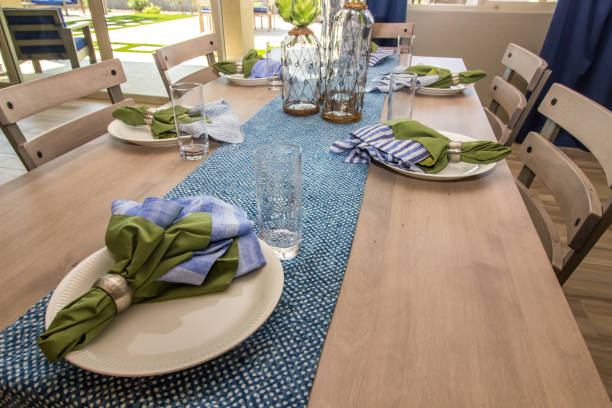 Enhance Your Setting: How to Decorate with a Table Runner