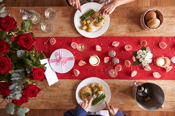 Transform Your Dining Table with Elegant Table Runners: A Creative, Practical Guide